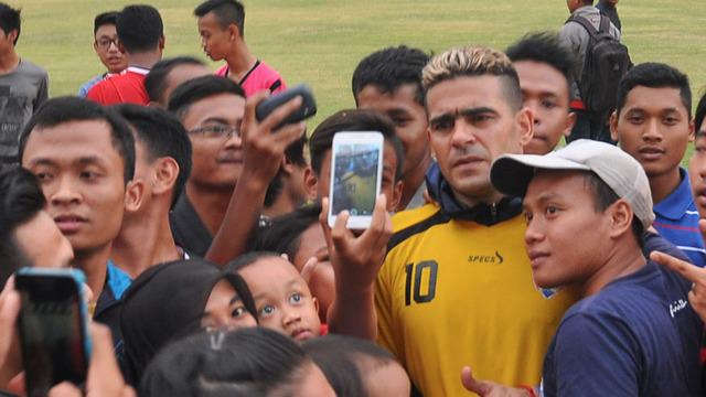 Sudah dua dekade Cristian Gonzales berkarier. Ia ingin membuat museum kecil untuk jadi saksi perjalanannya di Indonesia.