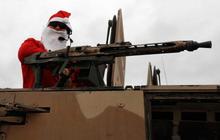 Ketika Santa Claus menghibur para prajurit militer