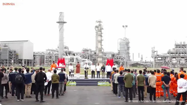 Presiden Joko Widodo (Jokowi) akhirnya meresmikan proyek kilang gas raksasa Tangguh Train 3 di Papua Barat, Jumat (24/11/2023) pagi.