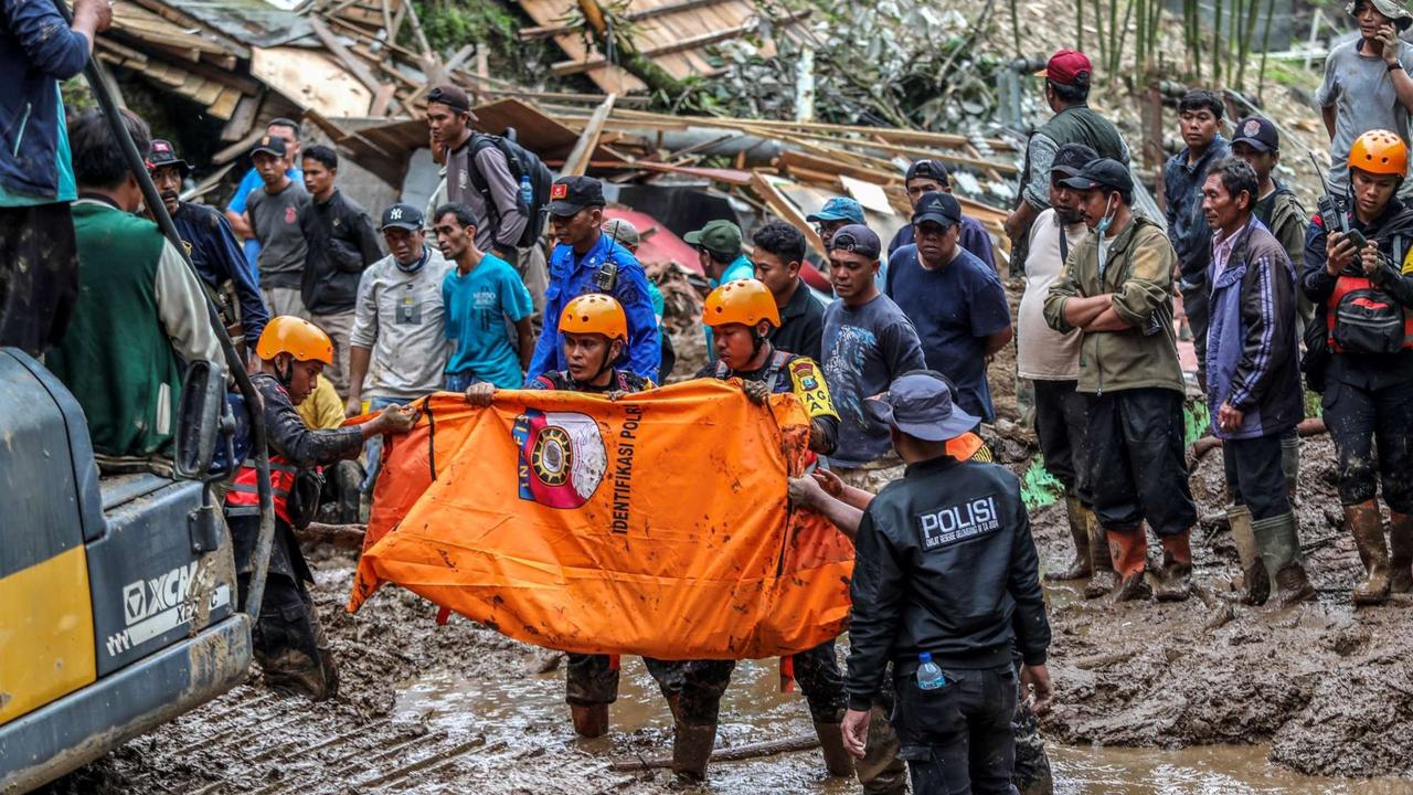 Banjir bandang dan tanah longsor di Karo