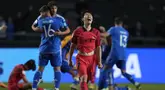 Ekspresi kekesalan pemain Korea Selatan U-20, Kang Sang-yoon (tengah), setelah dikalahkan Timnas Italia U-20 dalam pertandingan semifinal Piala Dunia U-20 2023 yang digelar di Estadio Unico Diego Maradona, La Plata, Jumat (9/6/2023) pagi WIB. (AP Photo/Ricardo Mazalan)