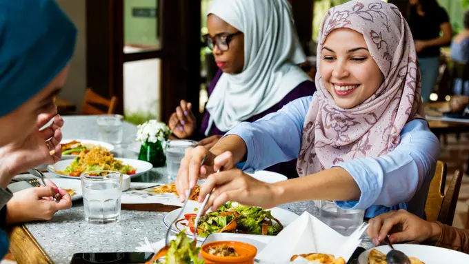 ramadan hijab makan sahur