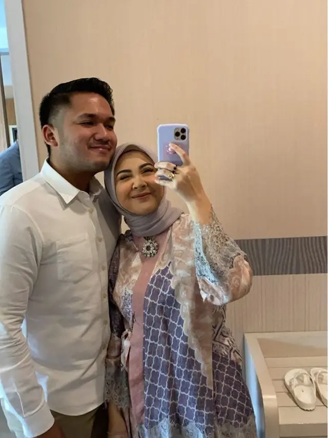 7 Potret Pernikahan Ayah Kesha Ratuliu, Dihadiri 15 Orang