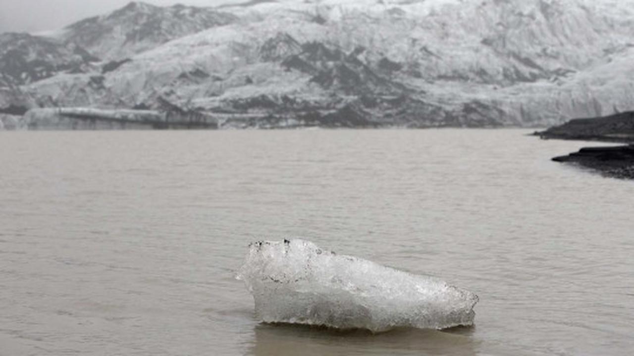 Menyaksikan fenomena mencairnya gletser di Islandia capai 1 km