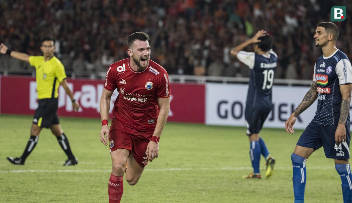 Striker Persija Jakarta, Marko Simic, merayakan gol yang dicetaknya ke gawang Arema FC pada laga Liga 1 di SUGBK, Jakarta, Sabtu (31/3/2018). Persija menang 3-1 atas Arema FC. (Bola.com/Vitalis Yogi Trisna)