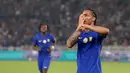 Penyerang Chelsea, João Pedro, melakukan selebrasi usai mencetak gol ke gawang AC Milan pada laga pramusim di Stadion Utama Gelora Bung Karno (SUGBK), Jakarta, Sabtu (8/8/2026). Gol tersebut membawa Chelsea unggul atas AC Milan sebelum The Blues menutup pertandingan dengan kemenangan 3-0. (KapanLagi.com/Budy Santoso)