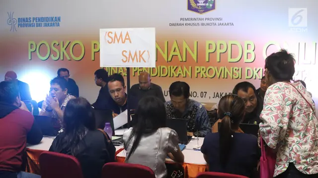 Posko Pelayanan PPDB Dipadati Warga