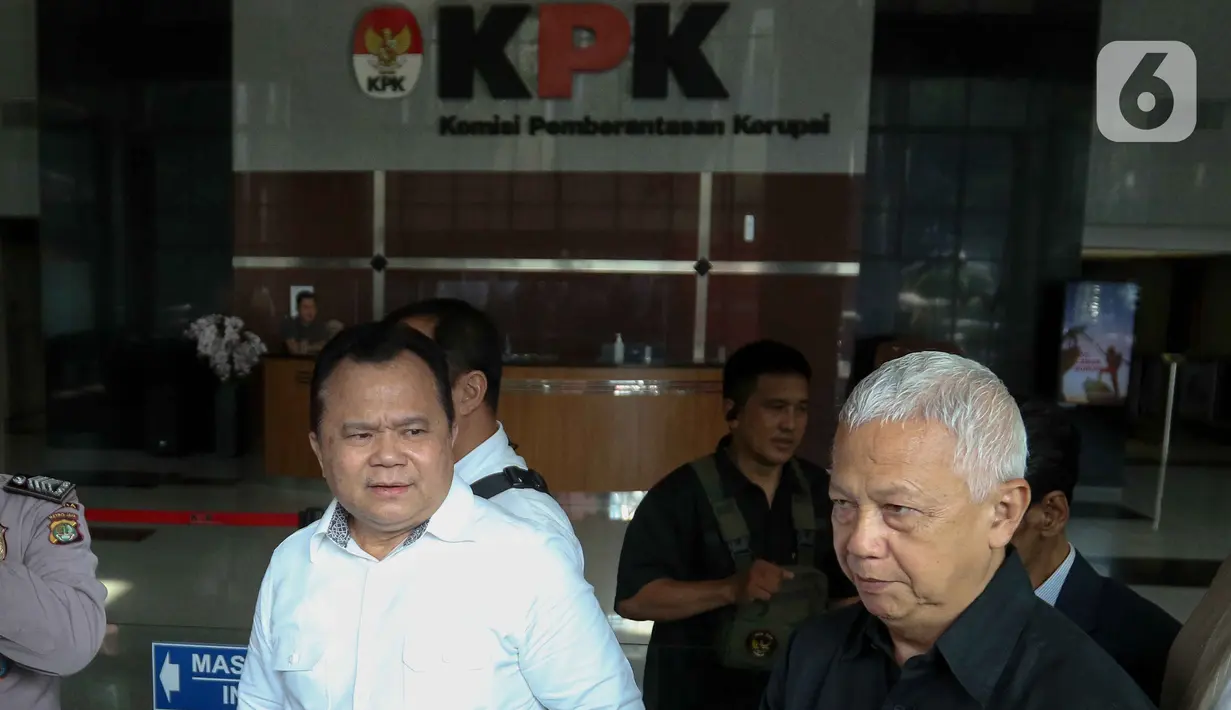 Sebelumnya, Ronny F Sompie diketahui hadir di Gedung Merah Putih KPK, Jakarta pada Jumat (3/1/2025) sekitar pukul 10.00 WIB. (Liputan6.com/Herman Zakharia)