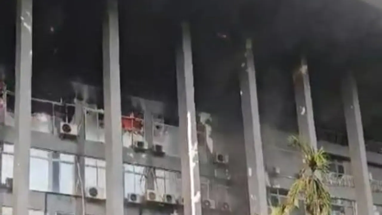 Kebakaran di Gedung (Bakamla) RI di Jalan Proklamasi, Menteng, Jakarta Pusat.
