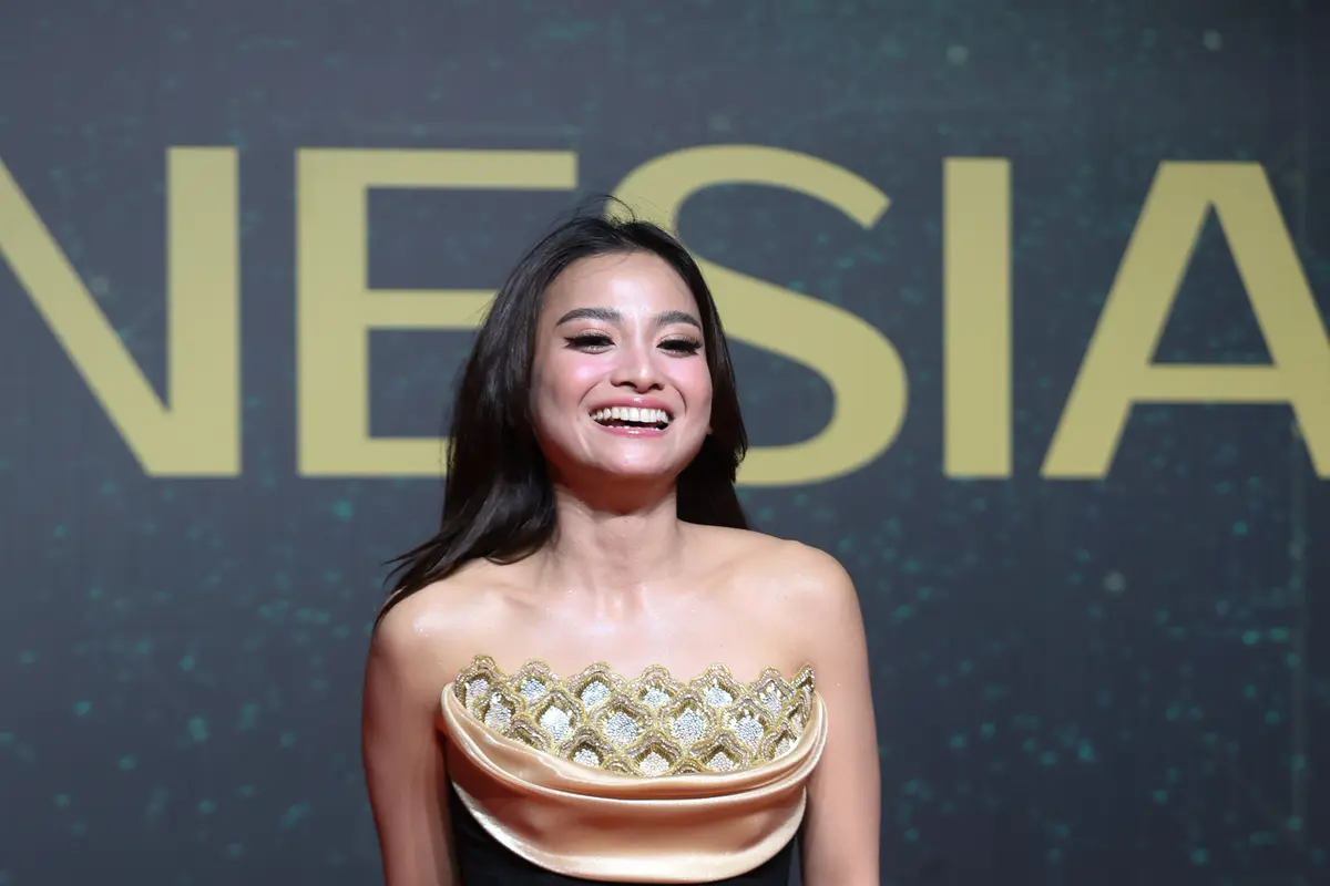 Pesona Acha Septriasa yang Effortless Namun Memikat di Festival Film Indonesia 2025