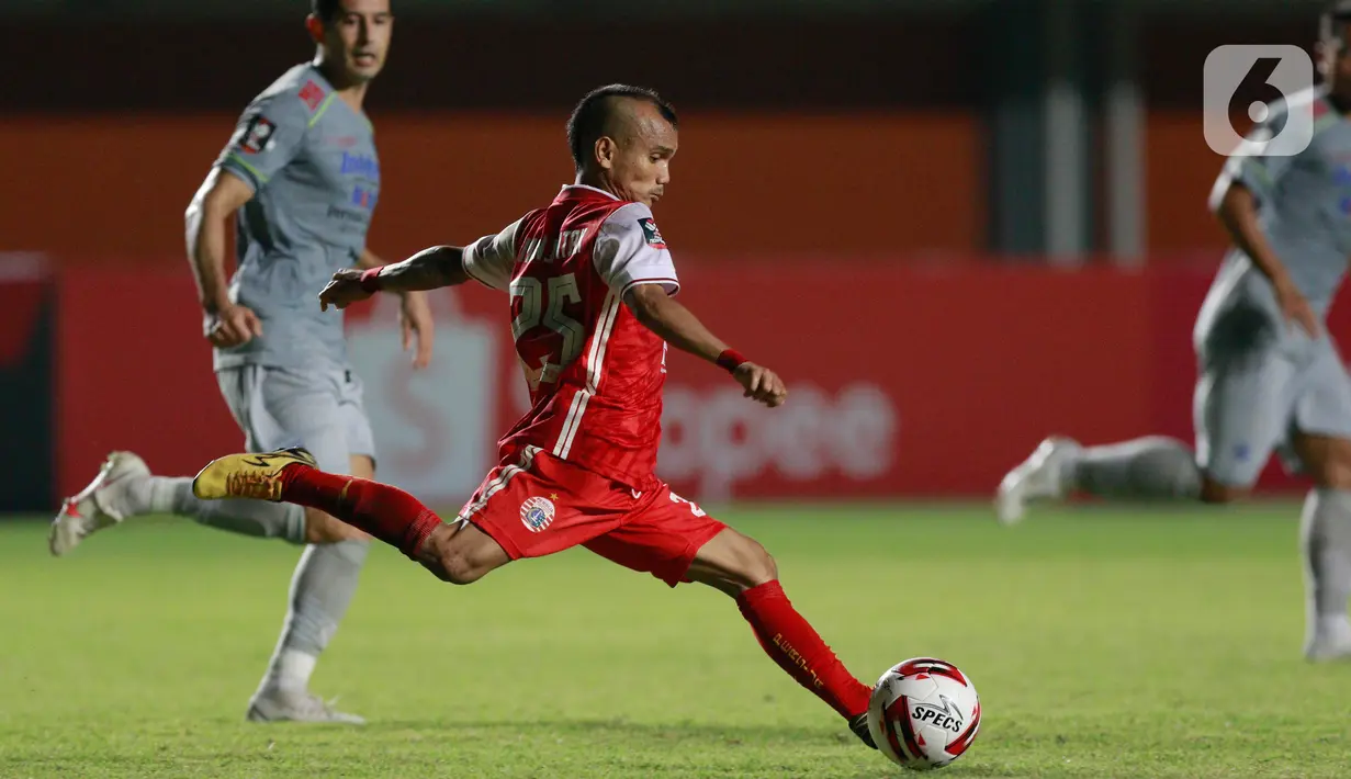 Pemain Persija Jakarta saat melawan Persib Bandung pada laga final Piala Menpora 2021 di Stadion Maguwoharjo, Sleman, Kamis (22/4/2021). Persija menang dengan skor 2-0. (Bola.com/M Iqbal Ichsan)