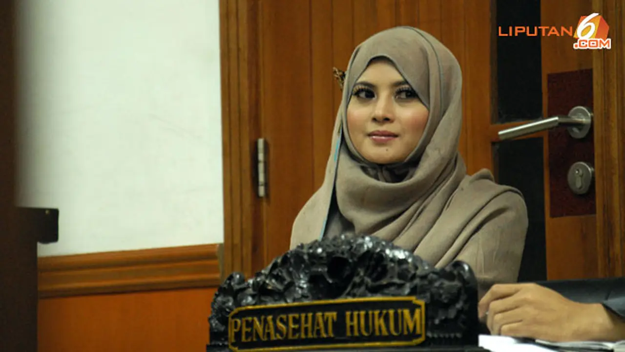 novi-amelia-sidang-130730b.jpg