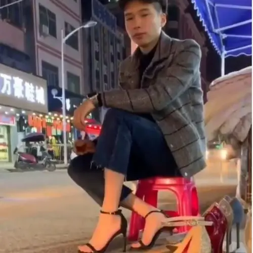 Sepatu discount heels pria