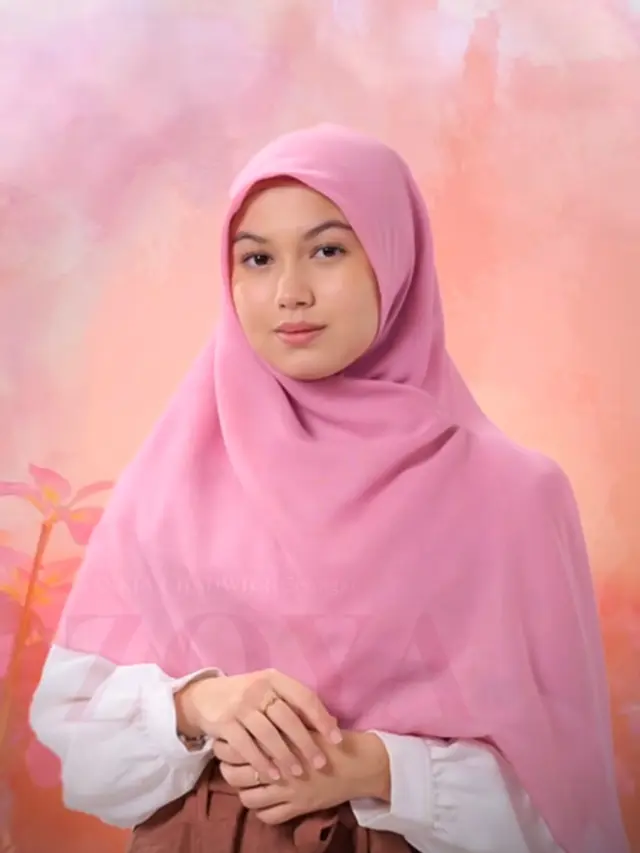 Saskia Chadwick Berhijab
