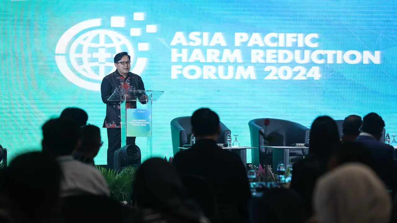 Ketua Koalisi Indonesia Bebas TAR (KABAR), Ariyo Bimmo saat menyampaikan pidato di Forum Asia Pacific Harm Reduction Forum (APHRF) 2024. (Istimewa)