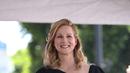 Aktris Laura Linney tersenyum selama Upacara Bintang Hollywood Walk of Fame-nya di Hollywood Walk of Fame di Los Angeles, California (25/7/2022). Linney diberi penghargaan oleh aktris AS Holland Taylor dan penulis TV Chris Mundy, yang memujinya sebagai inspirasi dan "petunjuk untuk cara berperilaku yang benar".
(AFP Photo/Charley Gallay)