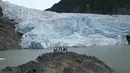 Begitu banyak yang datang untuk melihat gletser dan keajaiban Juneau lainnya sehingga perhatian langsung kota ini adalah bagaimana mengelola semuanya karena jumlah rekor diharapkan tahun ini.  (AP Photo/Becky Bohrer)