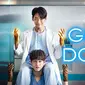 Drama Korea Ghost Doctor diperankan oleh Kim Bum dan Rain. Dapat disaksikan di aplikasi Vidio. (Dok. Vidio)