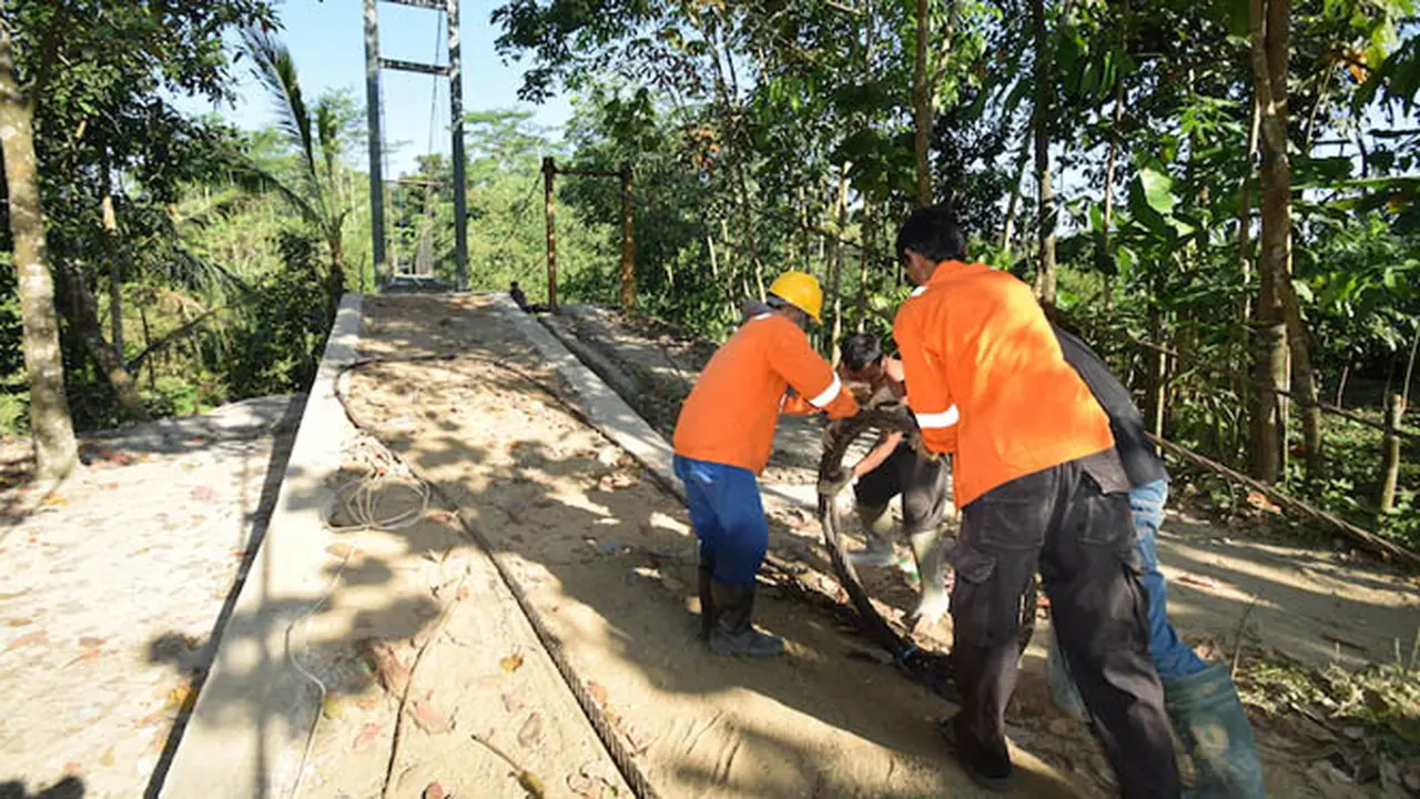 Warga Lebak Kini Punya Jembatan Baru