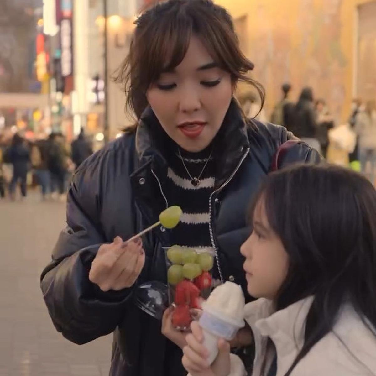 Potret Gisella Anastasia Liburan ke Korea Bareng Gempi, Bebas Jajan di Myeongdong