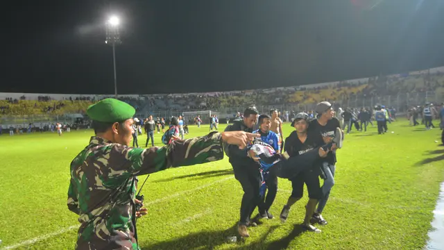 Kericuhan nodai duel Arema FC Vs Persib Bandung