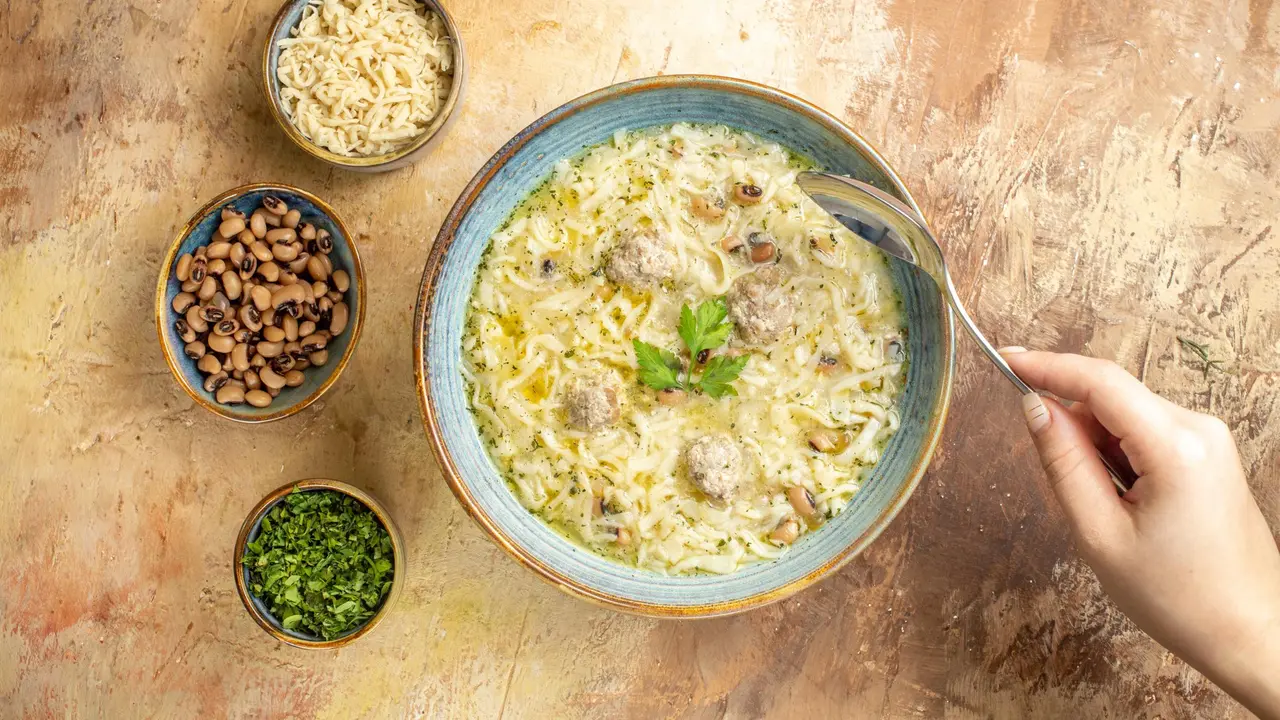 Resep Millet Bowl dengan Saus Herbs Lemon Tinggi Nutrisi yang Segar dan Mengenyangkan