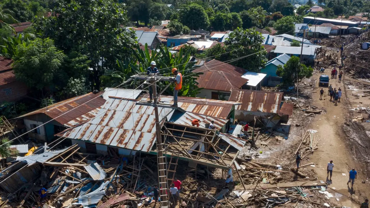 Pemerintah Pulihkan Listrik, BBM, dan Komunikasi Korban Gempa NTT