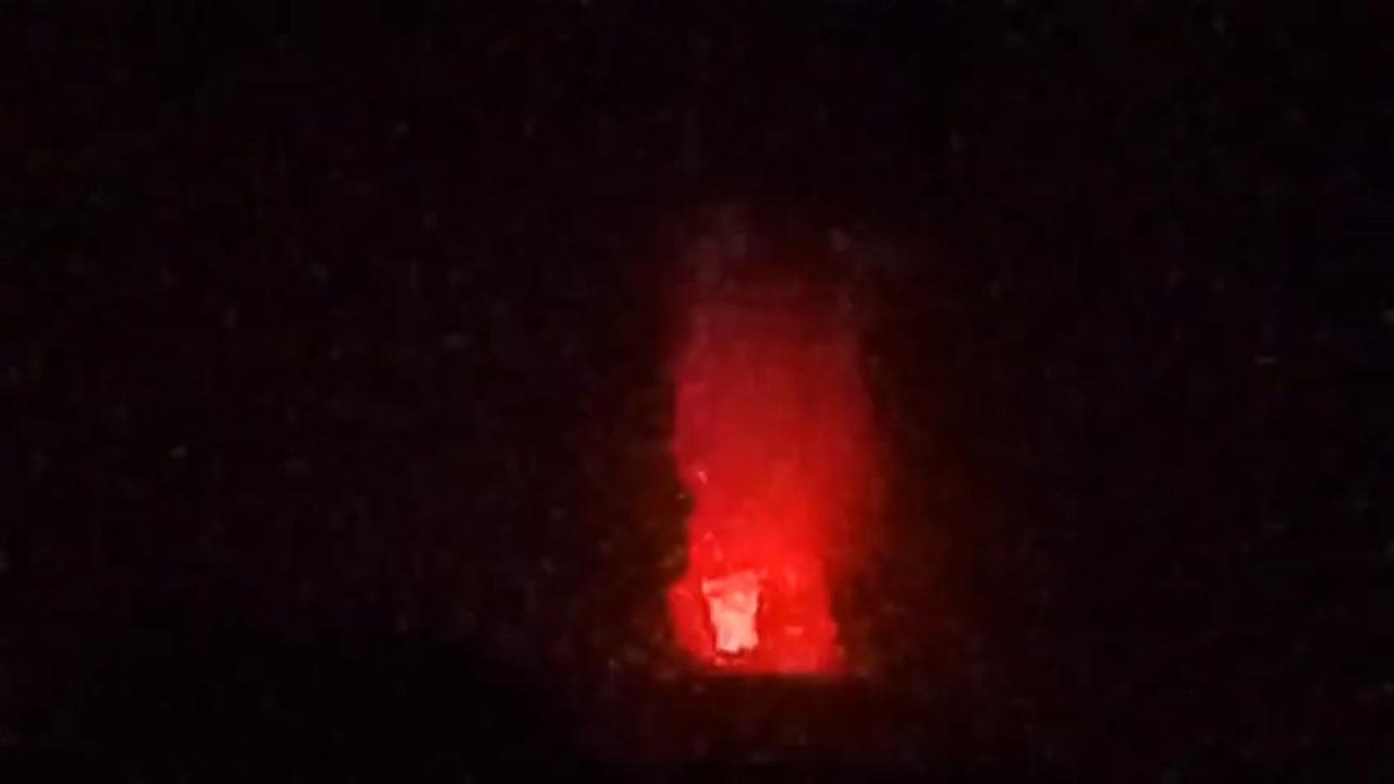 Anak Krakatau Erupsi Sepanjang Malam, Pos Pemantau Sebut Pola Lava Air Mancur