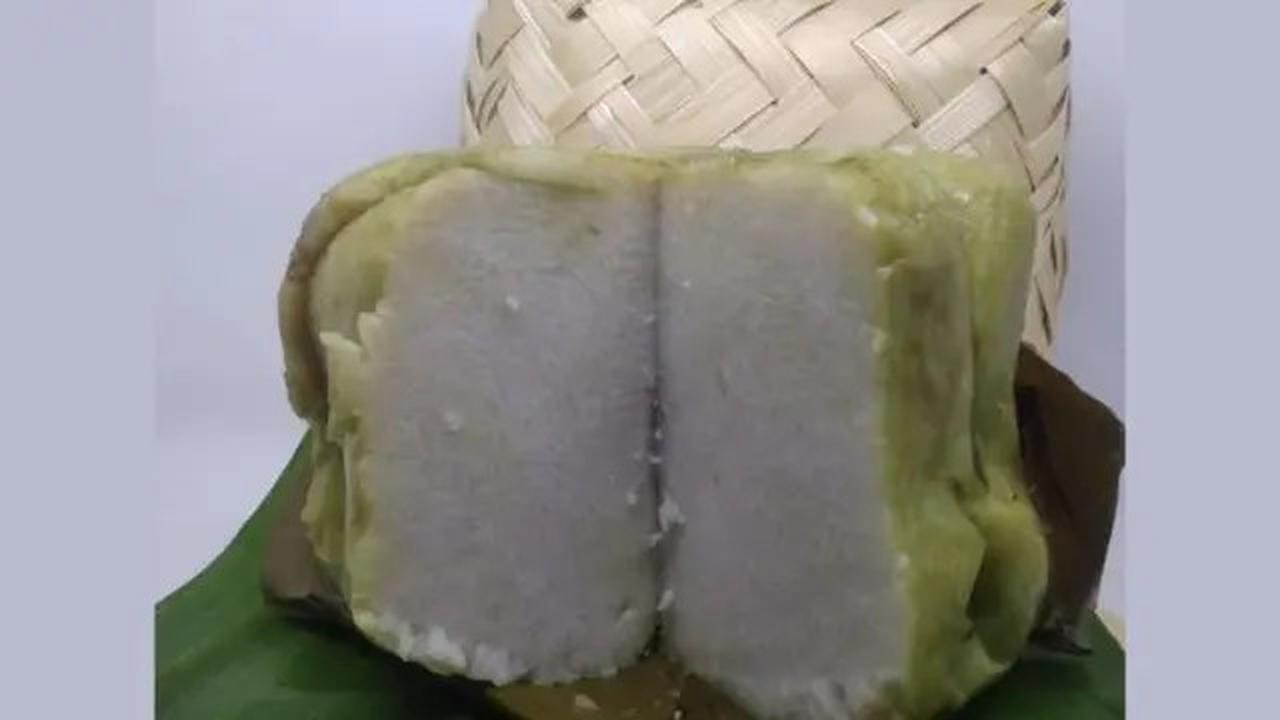 Panduan Praktis Membuat Lontong Besek untuk Lebaran di Rumah.