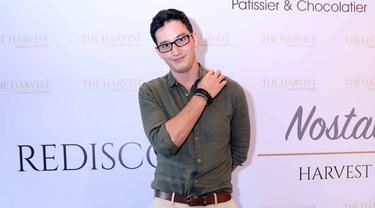 Tiga Tahun Dekat Dengan Raline Shah Mike Lewis Akui Cocok News Entertainment Fimela Com