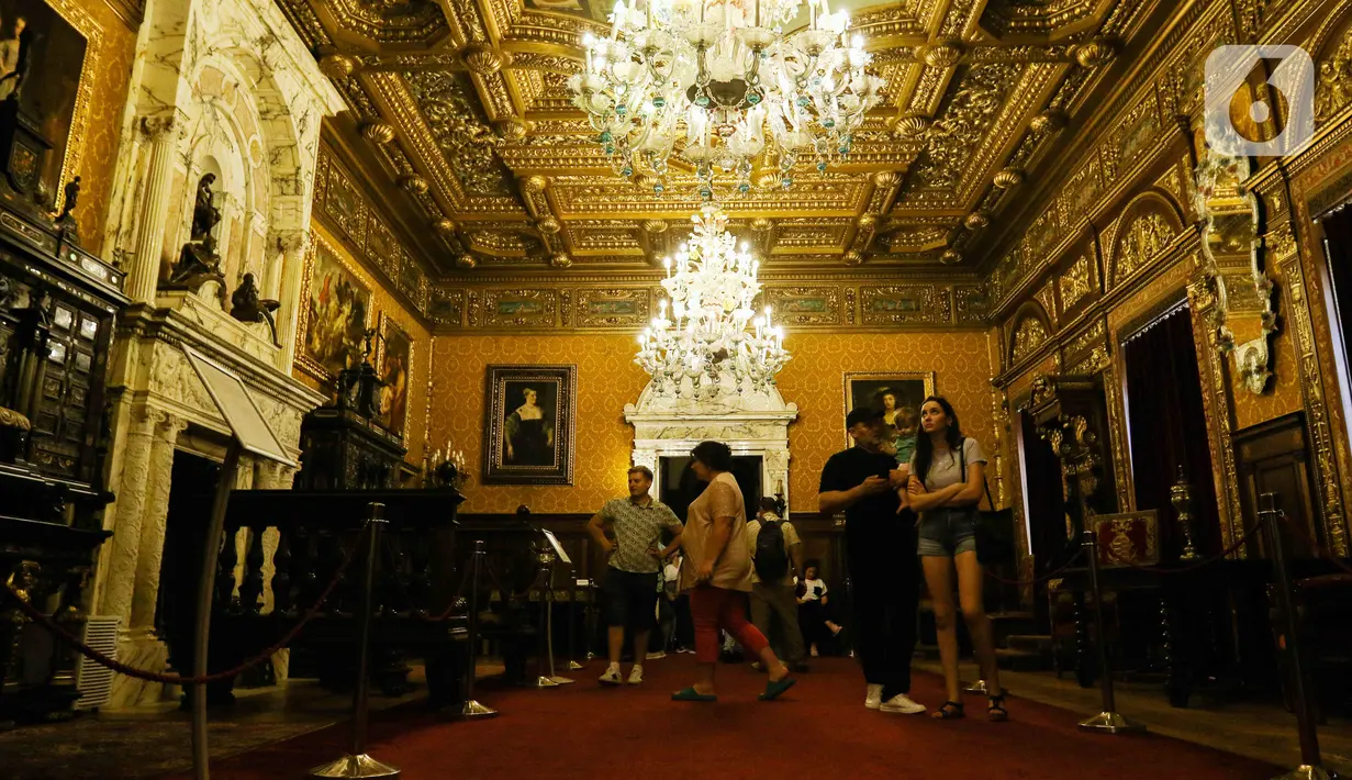 Biaya pengerjaan kastil yang dilakukan antara tahun 1875 dan 1914 diperkirakan mencapai 16.000.000 lei Rumania dalam bentuk emas. (Liputan6.com/Herman Zakharia)