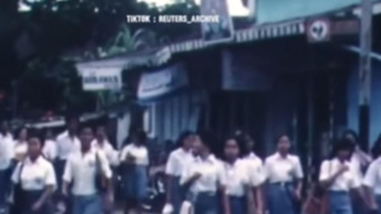 Nostalgia Bubaran Anak Sekolah Tahun 1980-an