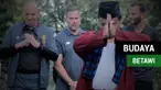 Berita video tiga legenda Liverpool, Gary McAllister, Jason McAteer, dan Patrik Berger, disambut dengan beberapa kebudayaan Betawi ketika berkunjung ke Setu Babakan, Jakarta Selatan, Jumat (9/3/2018).