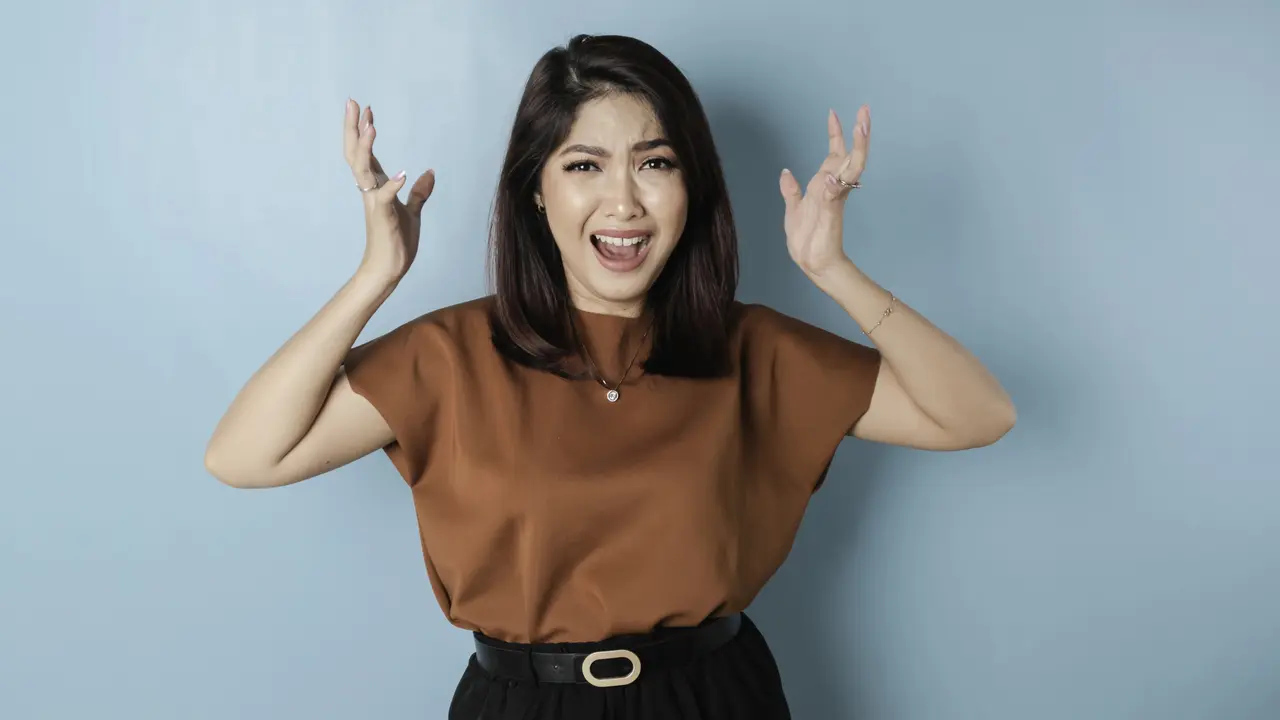 wanita november amarah