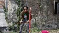 Andovi da Lopez melakukan penanaman pohon di Benteng Pendem, Ngawi, Jawa Timur, Rabu (14/8/2019)