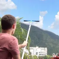 Trik sulap yang dilakukan sama pria ini bisa bikin kamu pusing sendiri. (Via: instagram.com/2venezolanos)