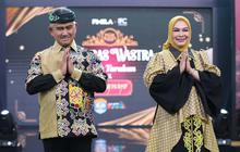 Meriahkan Parade Wastra Nusantara 2025, Wali Kota Tarakan Khairul & Istri Tampilkan Pesona Wastra Tarakan