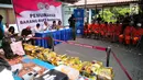 BNN kembali melakukan pemusnahan barang bukti narkotika jenis sabu di Gedung BNN, Jakarta, Rabu (20/9). Pemusnahan ini merupakan pemusnahan ke-10 dari dua kasus yang berhasil diungkap BNN pada tanggal 6 dan 24 Agustus 2017. (Liputan6.com/Faizal Fanani)