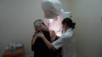 PT Siloam International Hospitals Tbk. (SILO) melanjutkan program deteksi dini kanker payudara bertajuk program #SELANGKAH atau Semangat Lawan Kanker, pada 2024. (Dok SILO)
