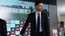 Xabi Alonso bersiap melakukan konferensi pers perkenalan pelatih baru Real Madrid yang berlangsung di Real Madrid Sports City, Valdebebas, Spanyol, Senin (26/05/2025) waktu setempat. (AP Photo/Jose Breton)