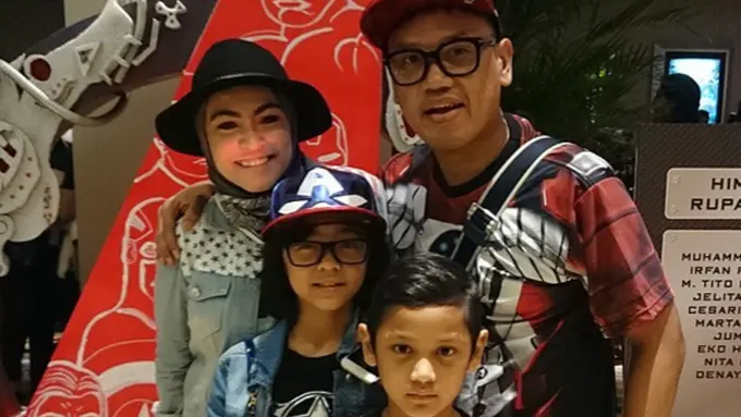 [Biintang] Uya Kuya dan keluarga