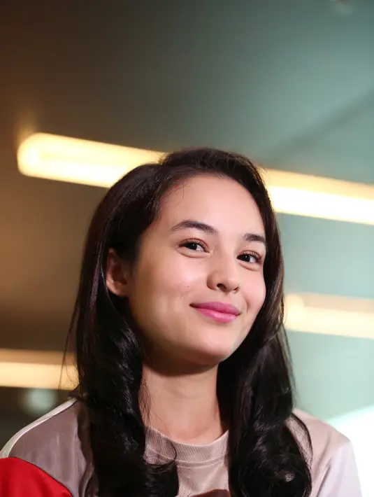 Itu terkait perannya sebagai Lilies Handayani, bersama dua atlet putri yang pertama kali mengibarkan bendera merah putih di kencah internasional dalam Olimpiade tahun 80-an. (Galih W. Satria/Bintang.com)