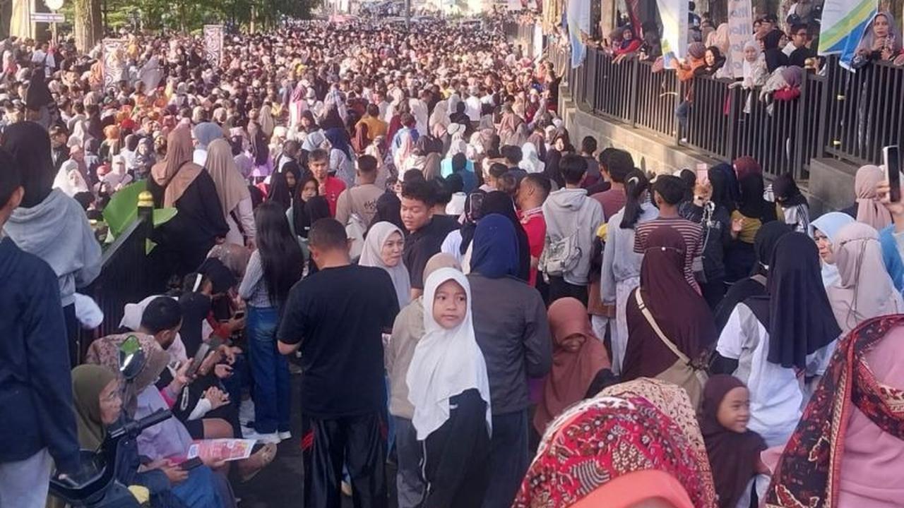 Festival Kuliner Jam Gadang Meriahkan Penutupan Peringatan 100 Tahun Ikon Bukittinggi