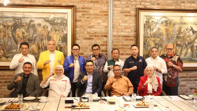 Bakal calon gubernur atau Bakal Cagub Jakarta Ridwan Kamil makan siang dengan pimpinan partai politik (parpol) pendukungnya pada Pemilihan Kepala Daerah atau Pilkada Jakarta 2024 pada hari ini, Senin (19/2024).