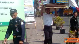 Satpam Bongkar Paksa Pameran Seni Rupa Unair