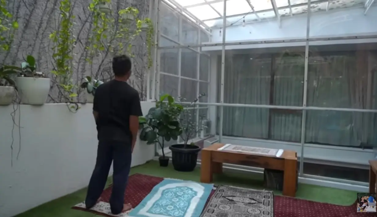 <p>&nbsp;[Youtube/Titi dan Tian]</p>