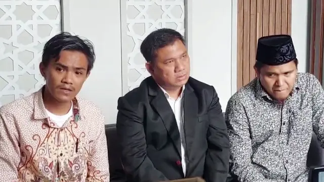 Ketua Forum Muda Sulawesi, Mualim Bahar didampingi kuasa hukum