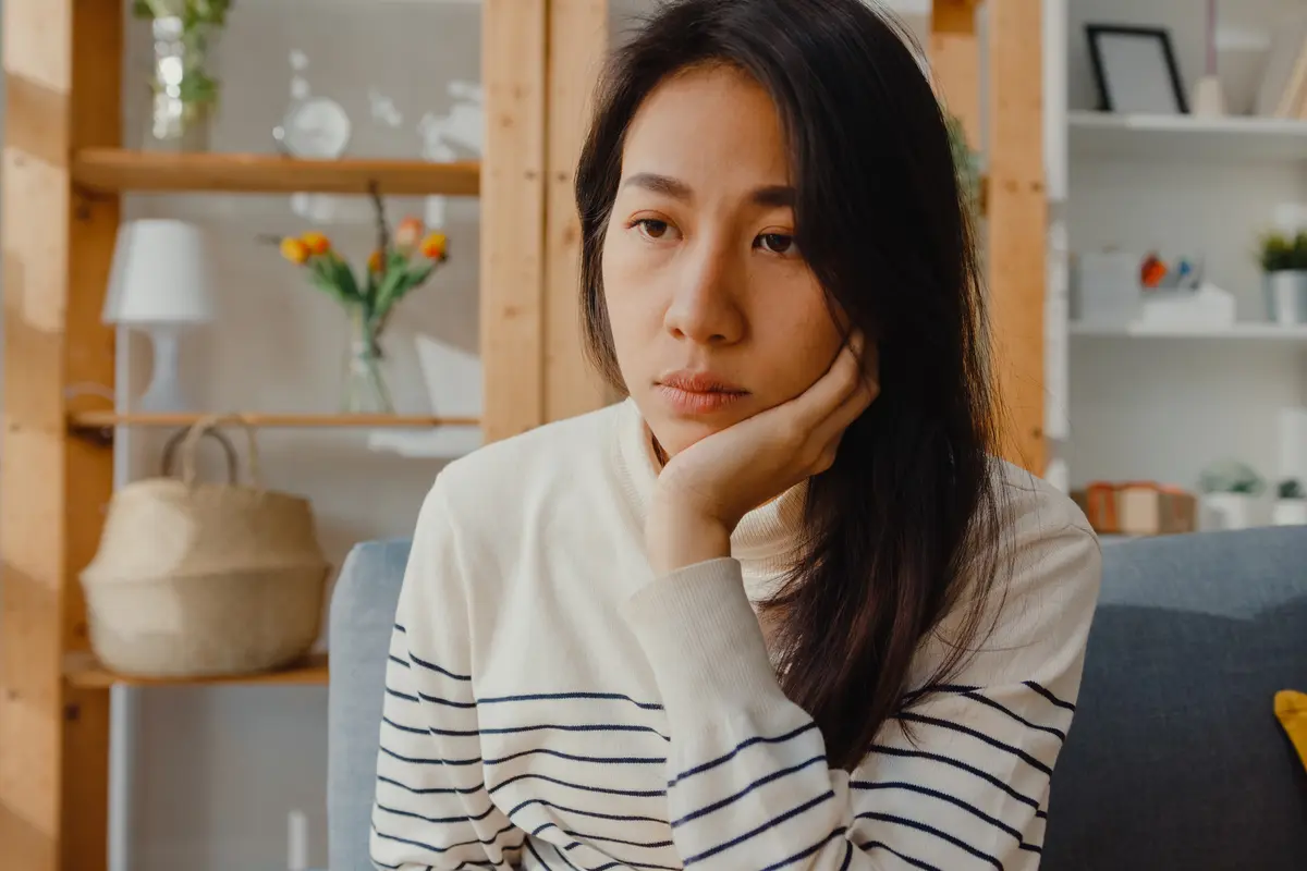 wanita juli ditinggalkan