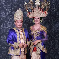 Pesinetron dan pemain film, Selena Alesandra resmi dipersunting pengusaha sekaligus politisi partai Nasdem, Akhmad Febry Marzulie. (Deki Prayoga/Bintang.com)