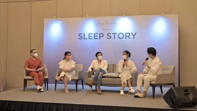 Vino G Bastian dan Marsha Timothy selalu menyempatkan diri menciptakan waktu berkualitas dengan pillow talk.